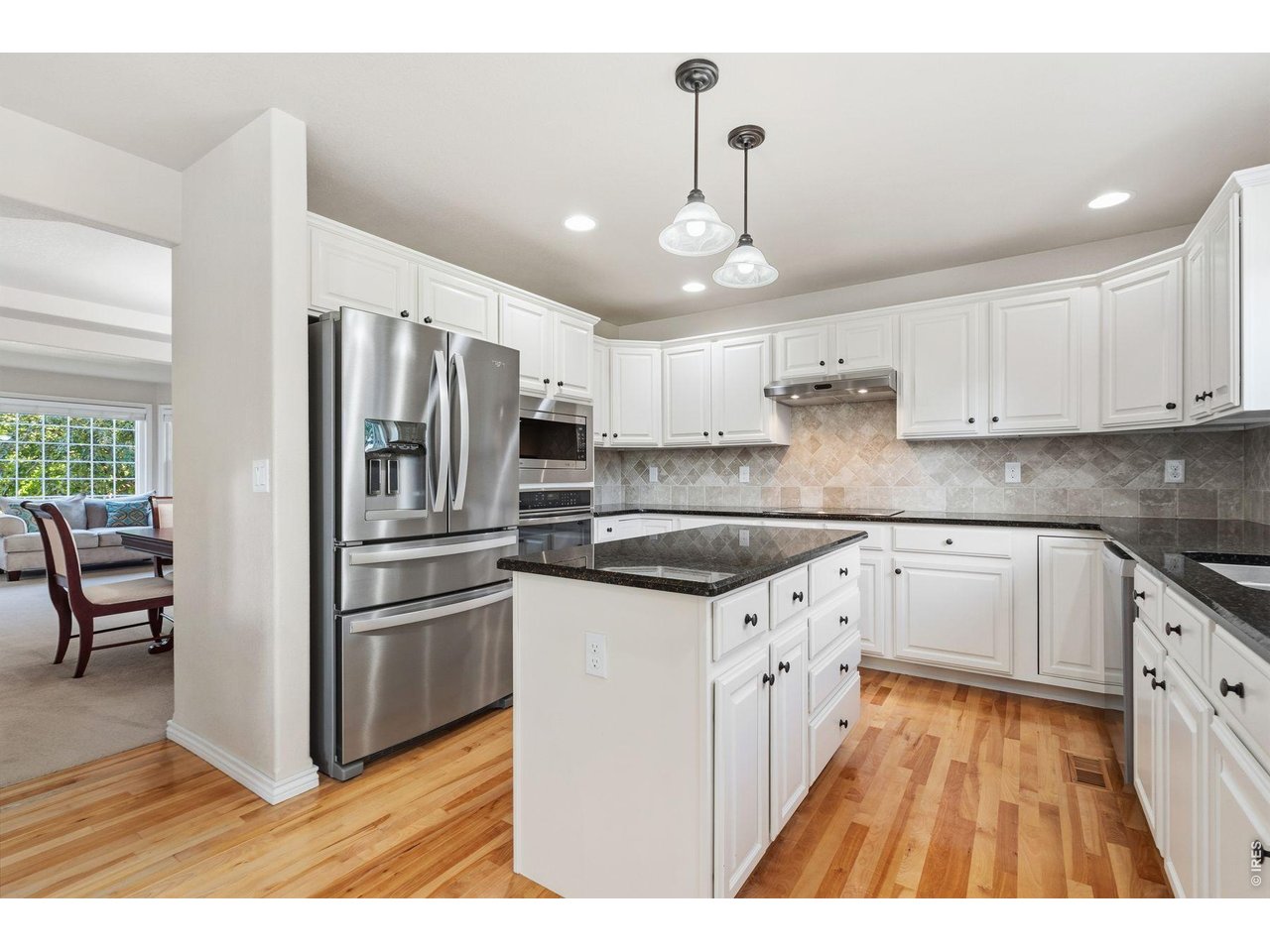 3221 Ledgestone Ct