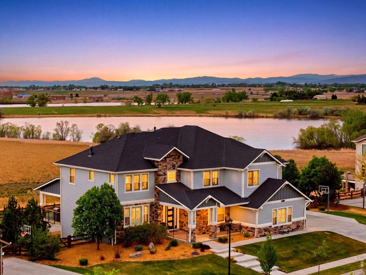 2915 Harvest View Way