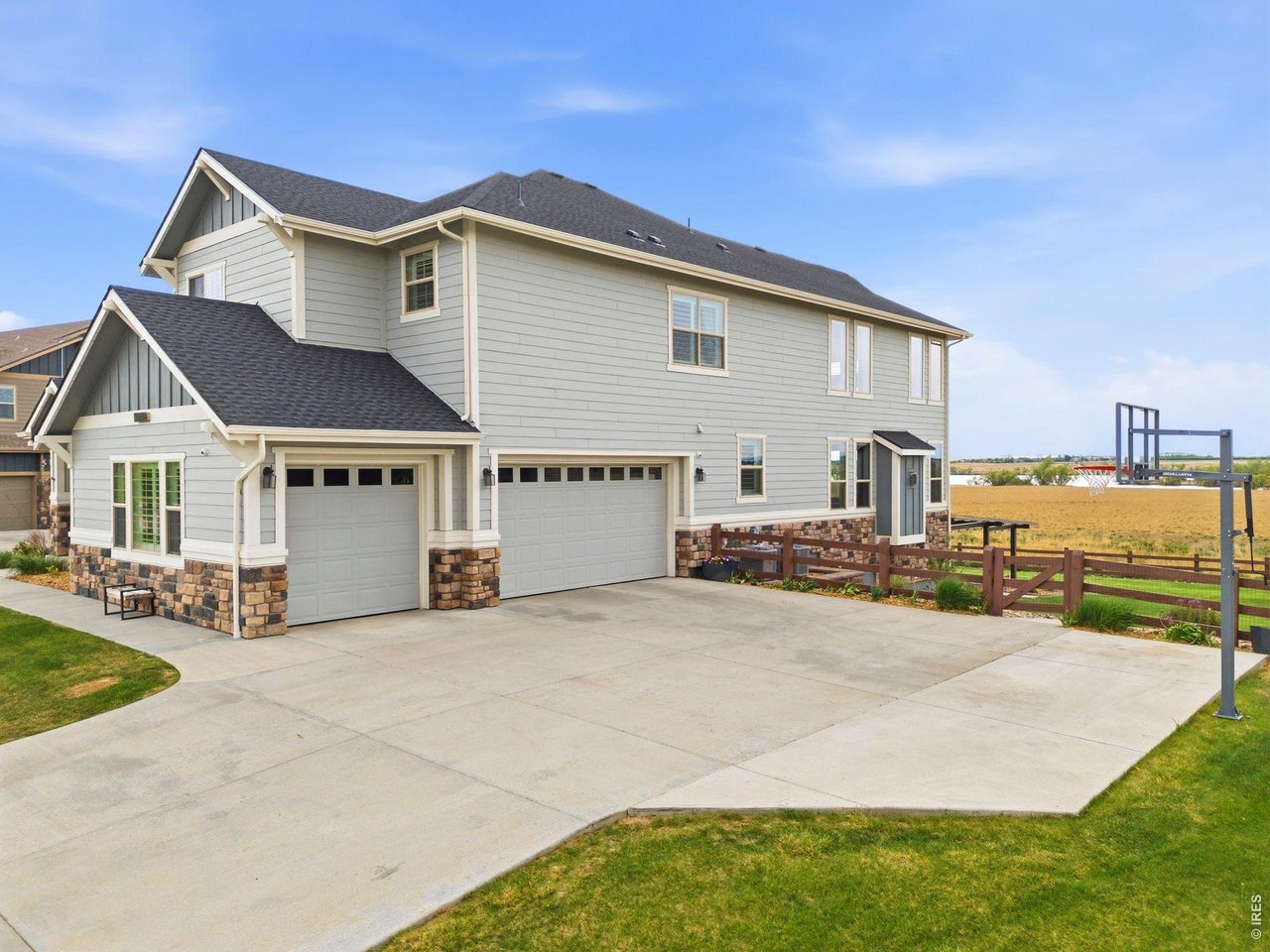 2915 Harvest View Way
