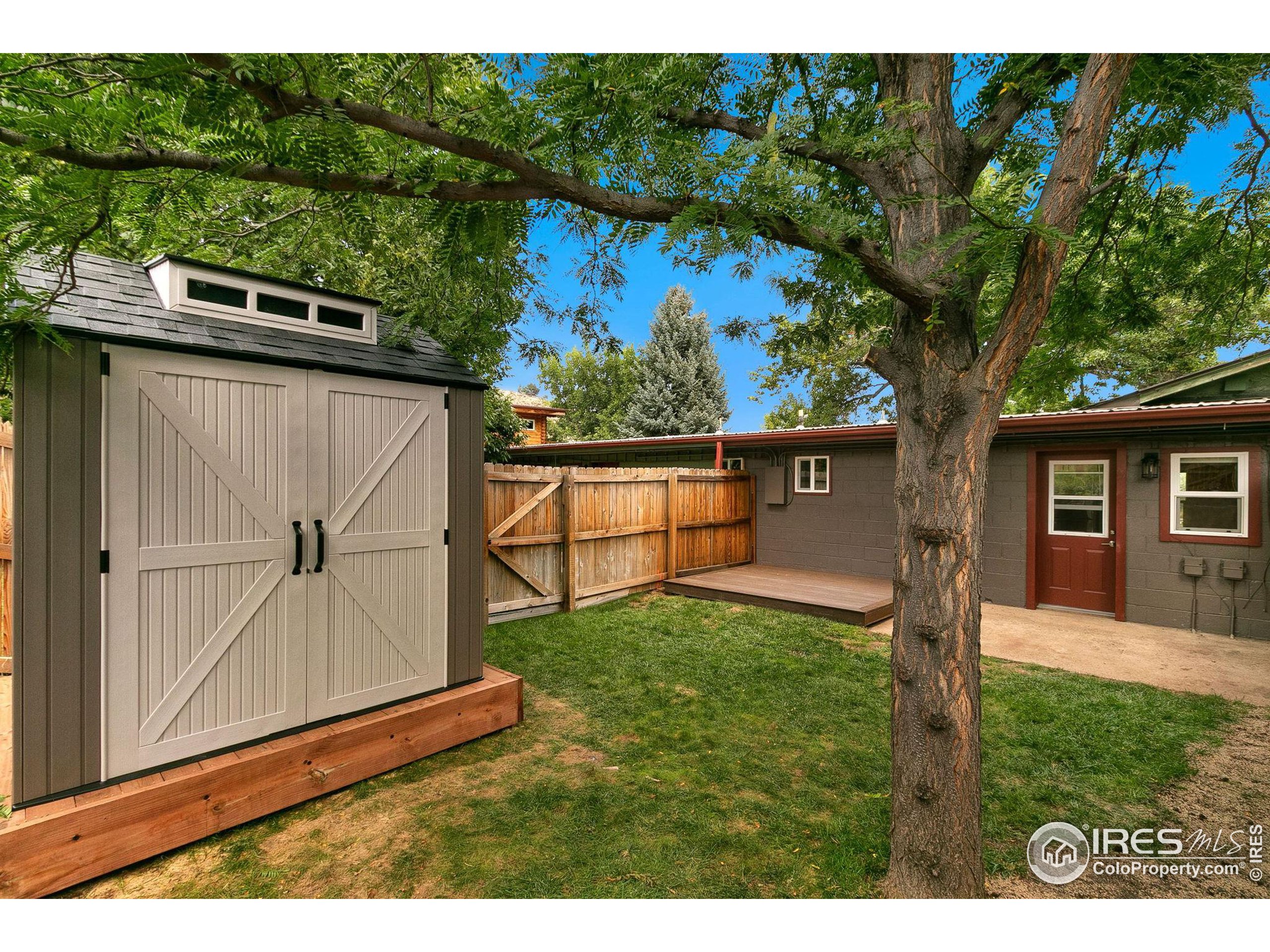 4529 Shoreline Dr Unit: 1