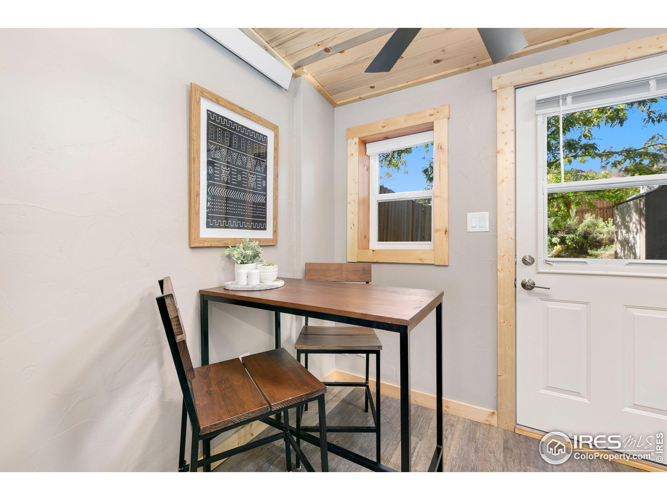 4529 Shoreline Dr Unit: 1