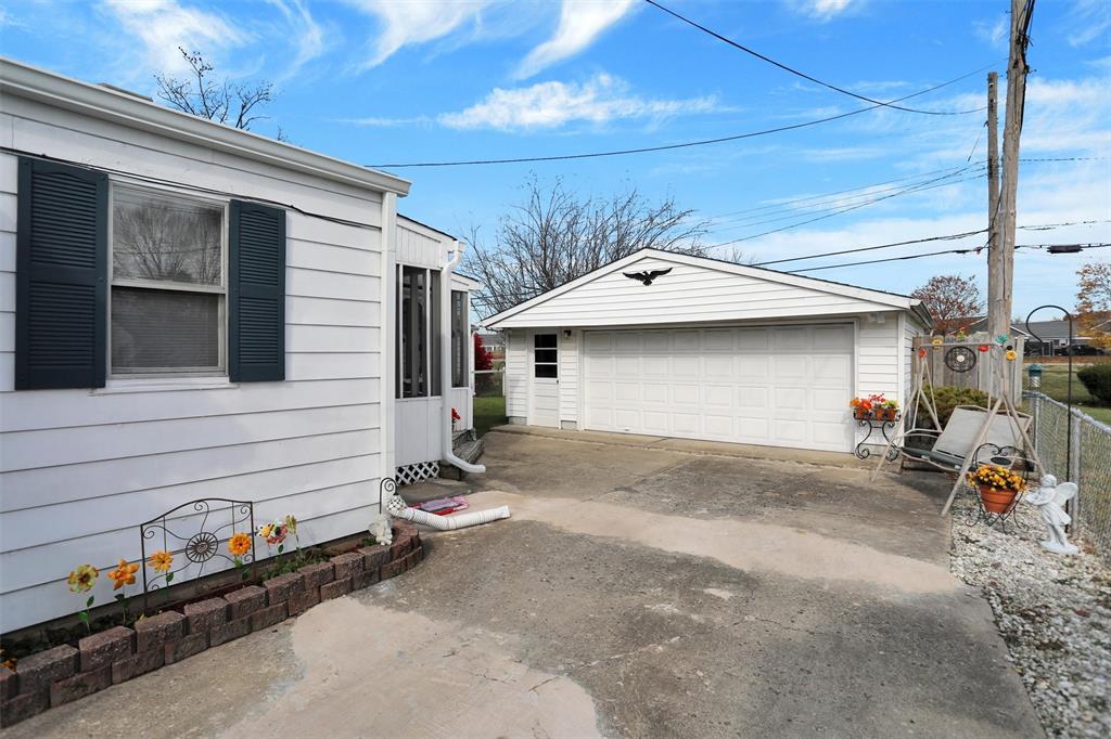 5656 Speedway Drive