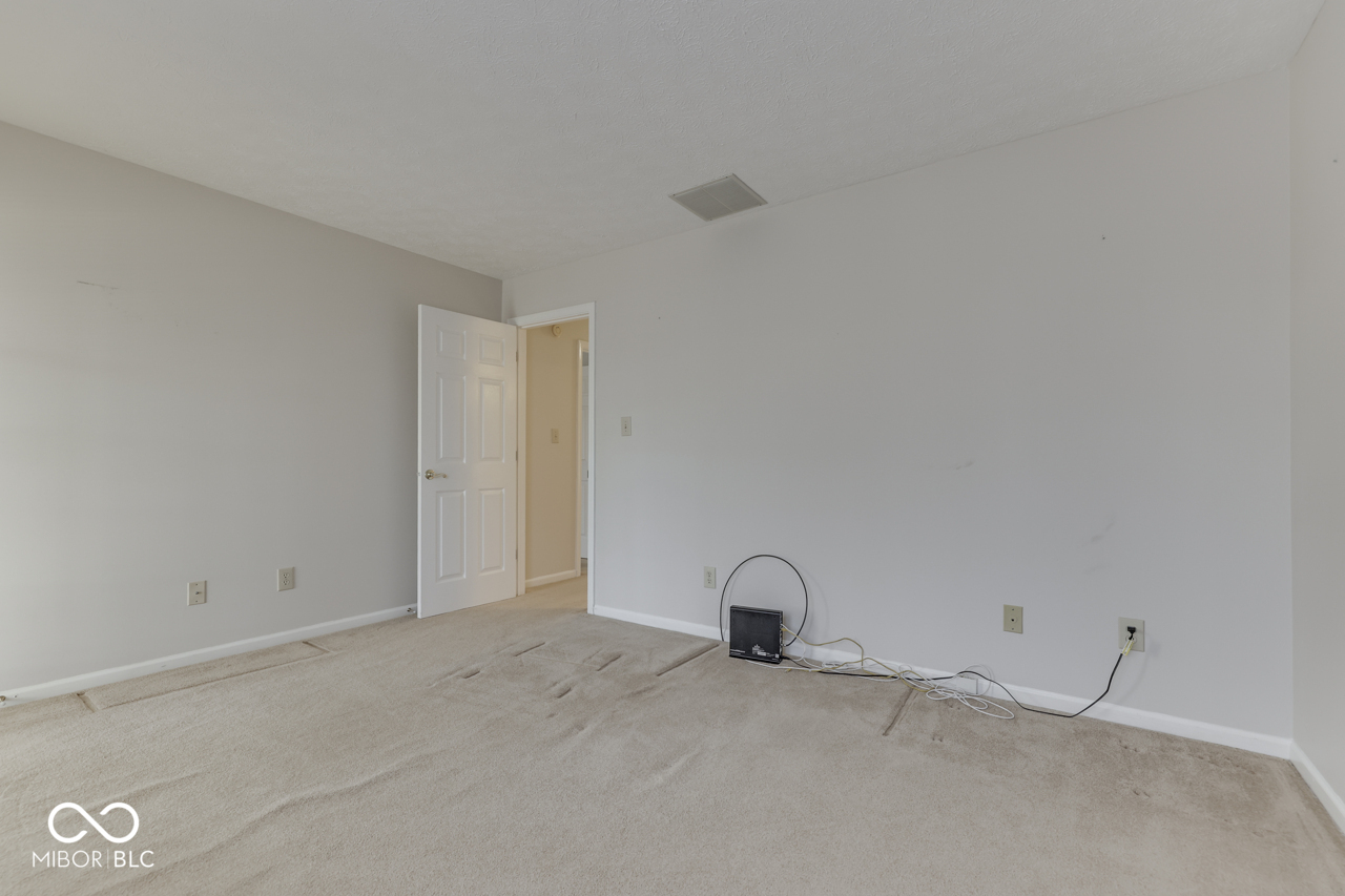 223 Andrews Boulevard East Drive