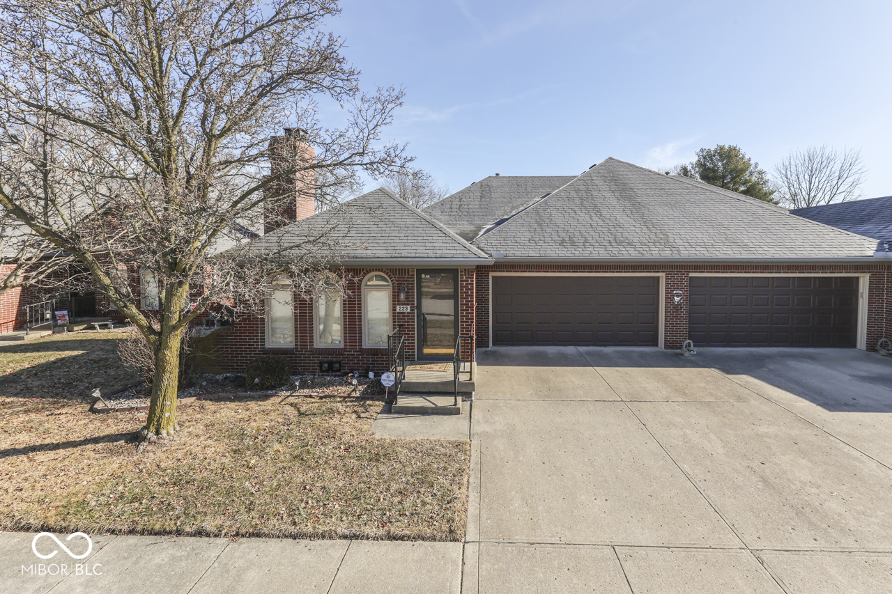 223 Andrews Boulevard East Drive