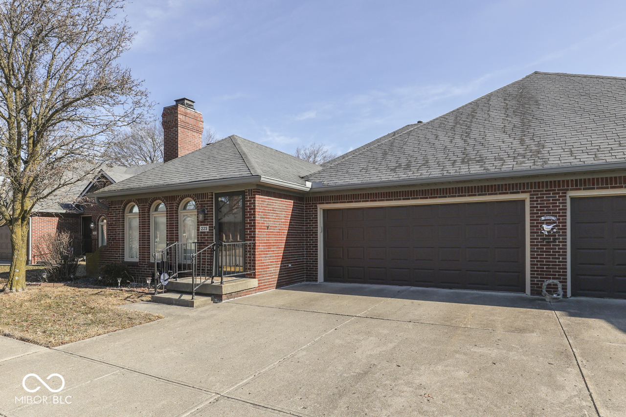 223 Andrews Boulevard East Drive