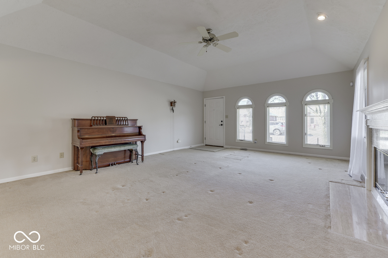 223 Andrews Boulevard East Drive