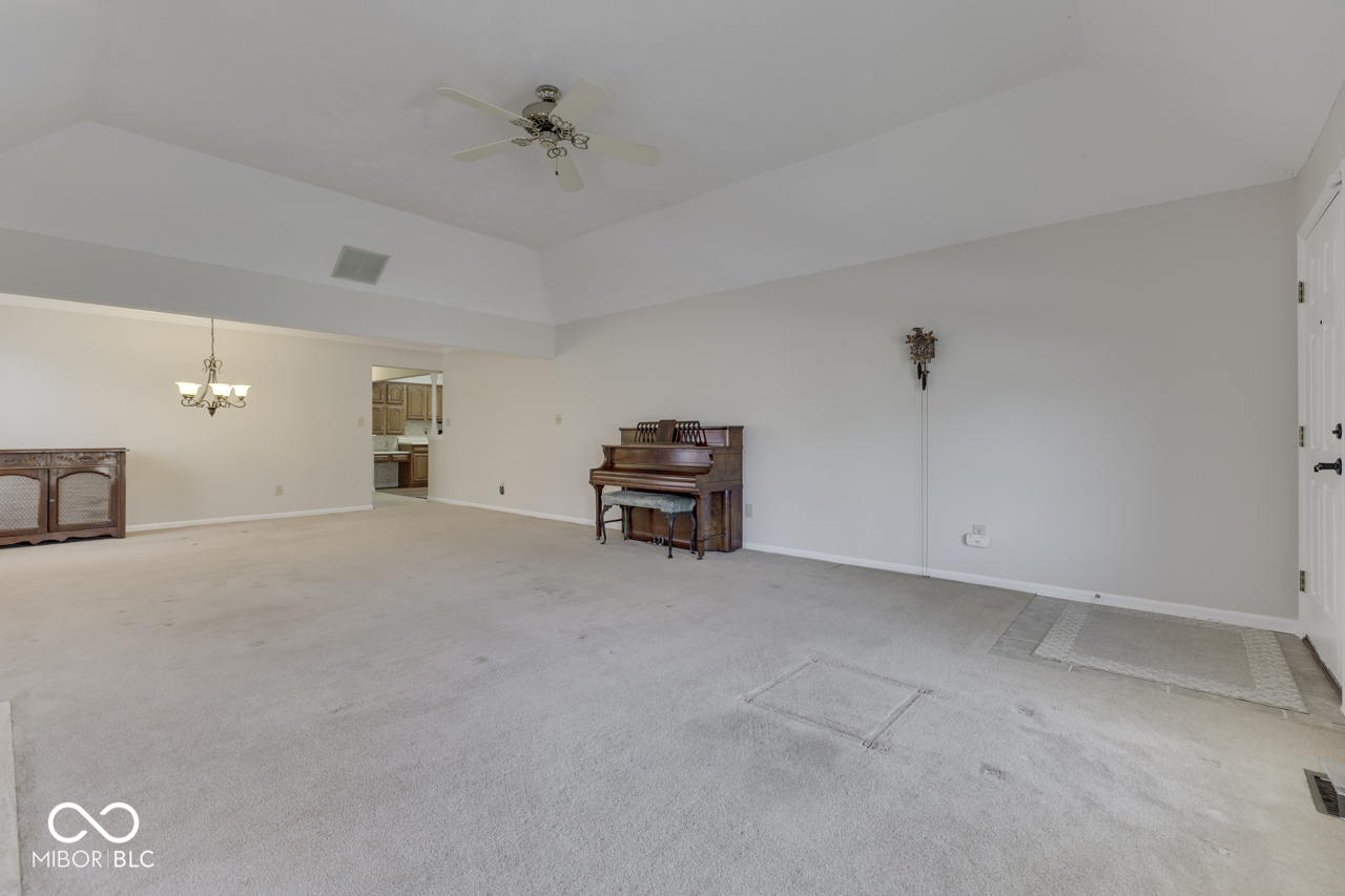 223 Andrews Boulevard East Drive