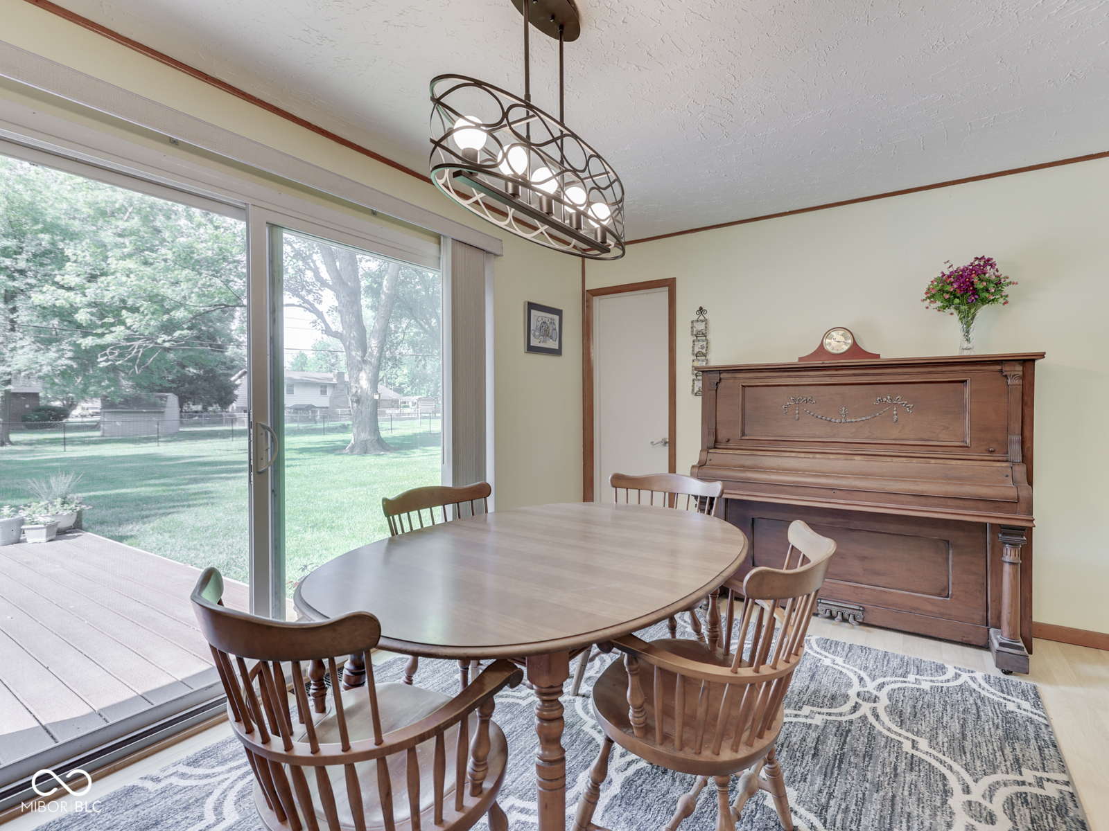 343 E Waterbury Road