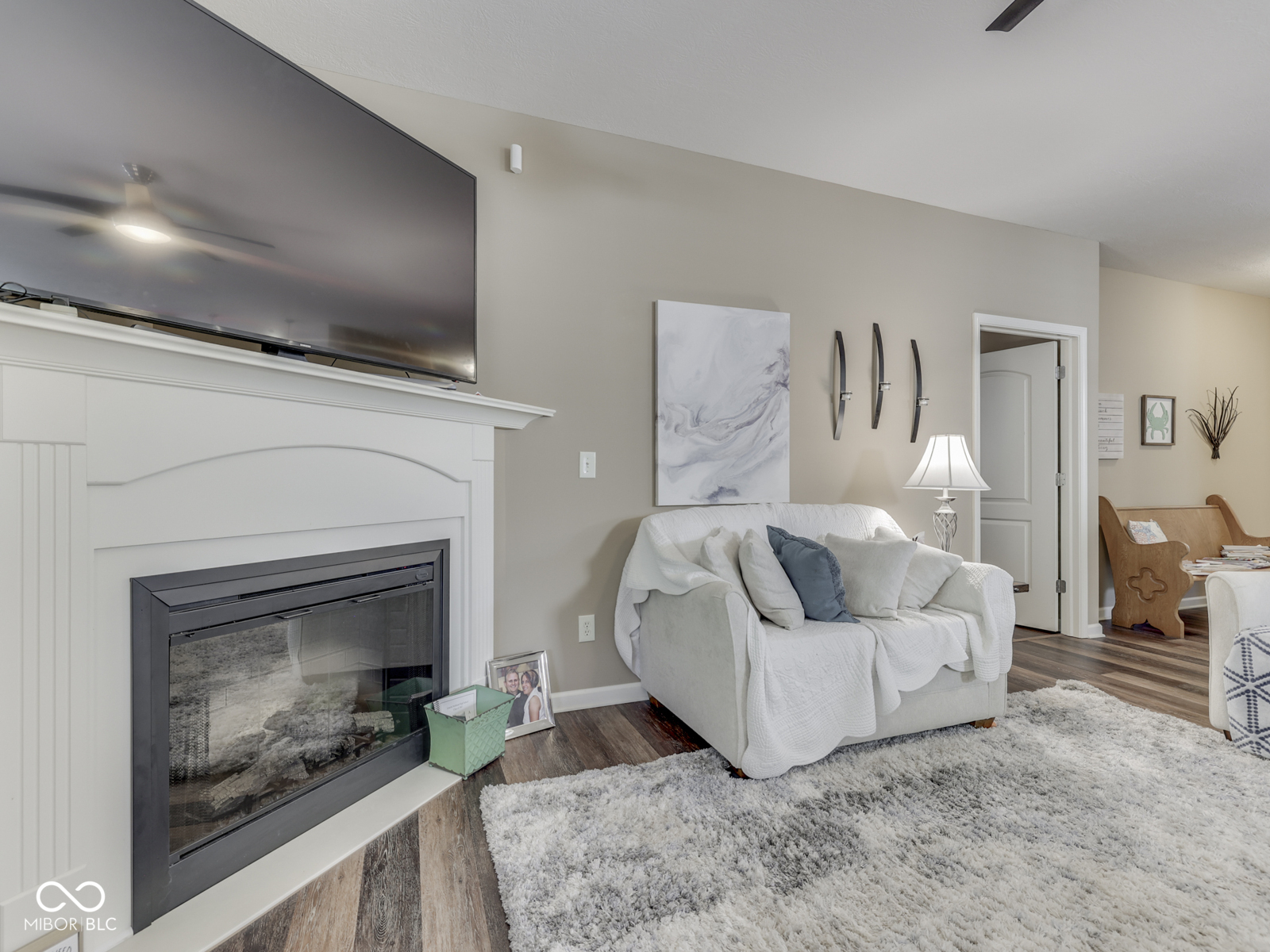 3962 Kristi Way