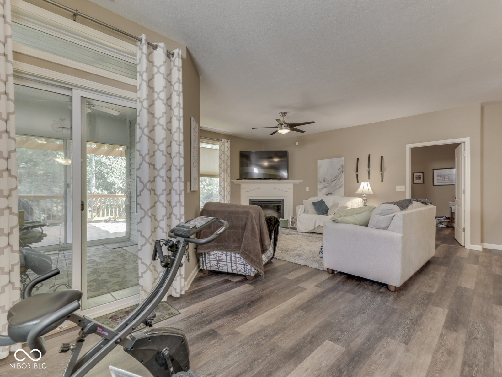 3962 Kristi Way