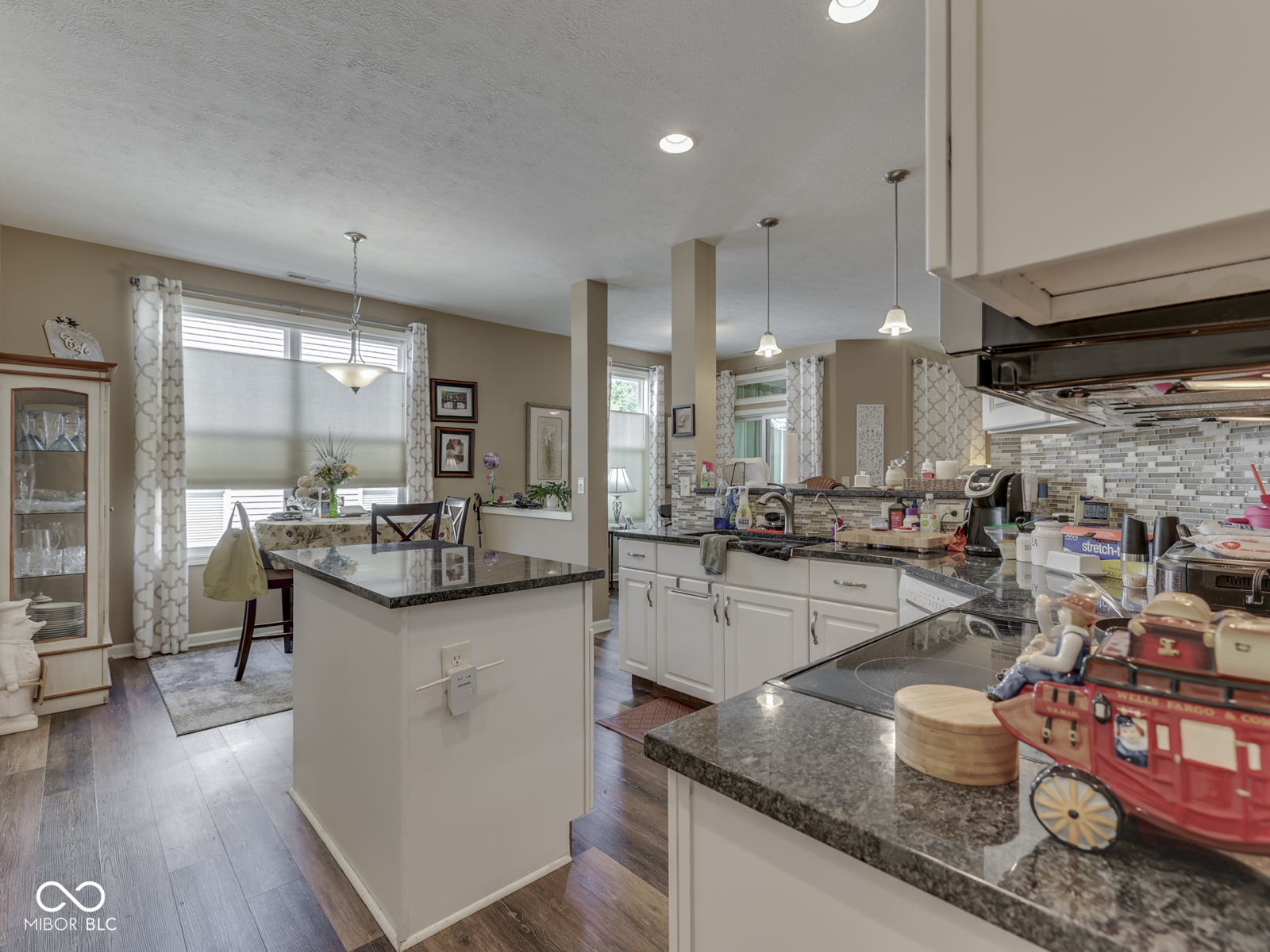 3962 Kristi Way