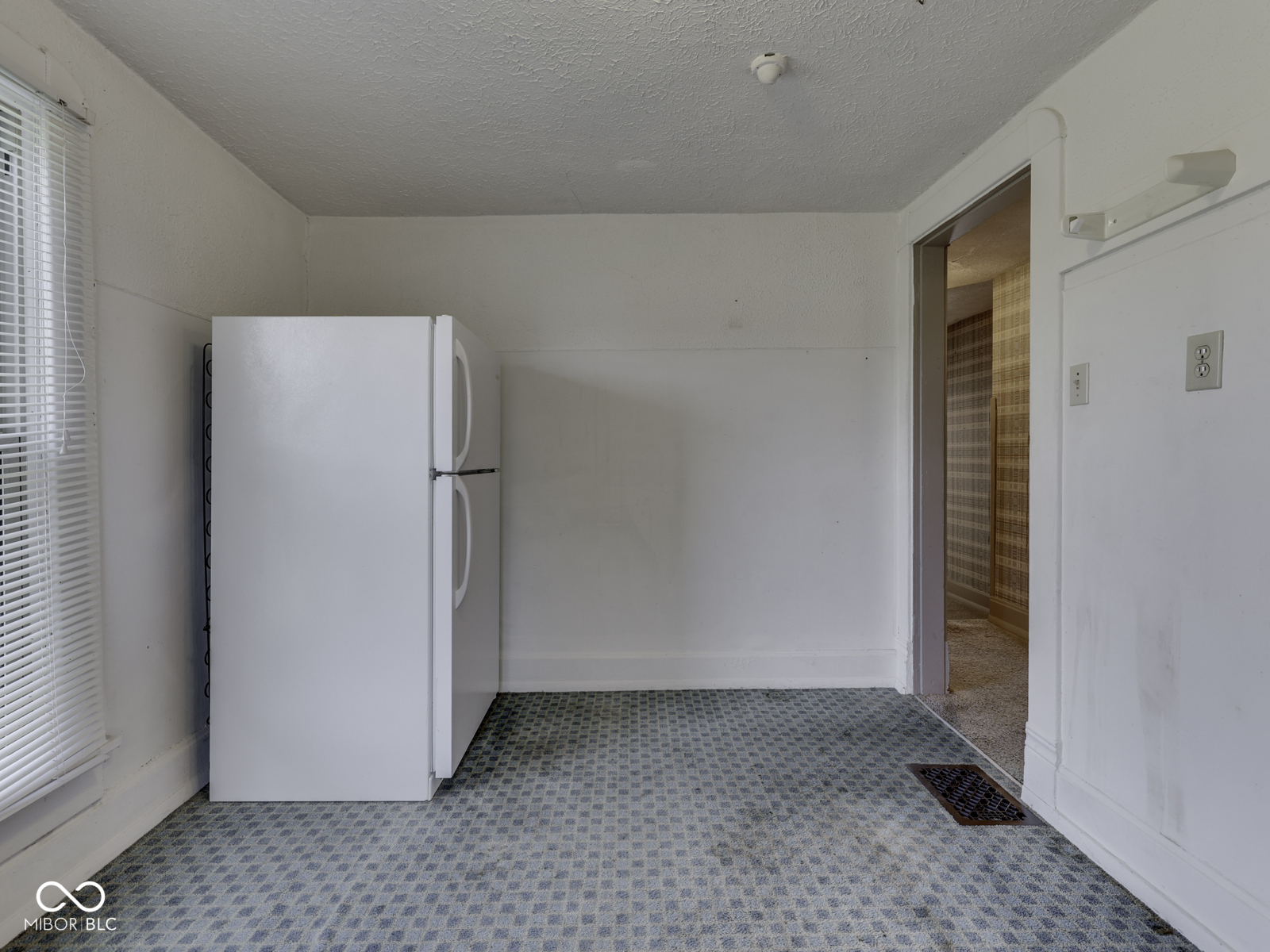 955 E Georgia Street