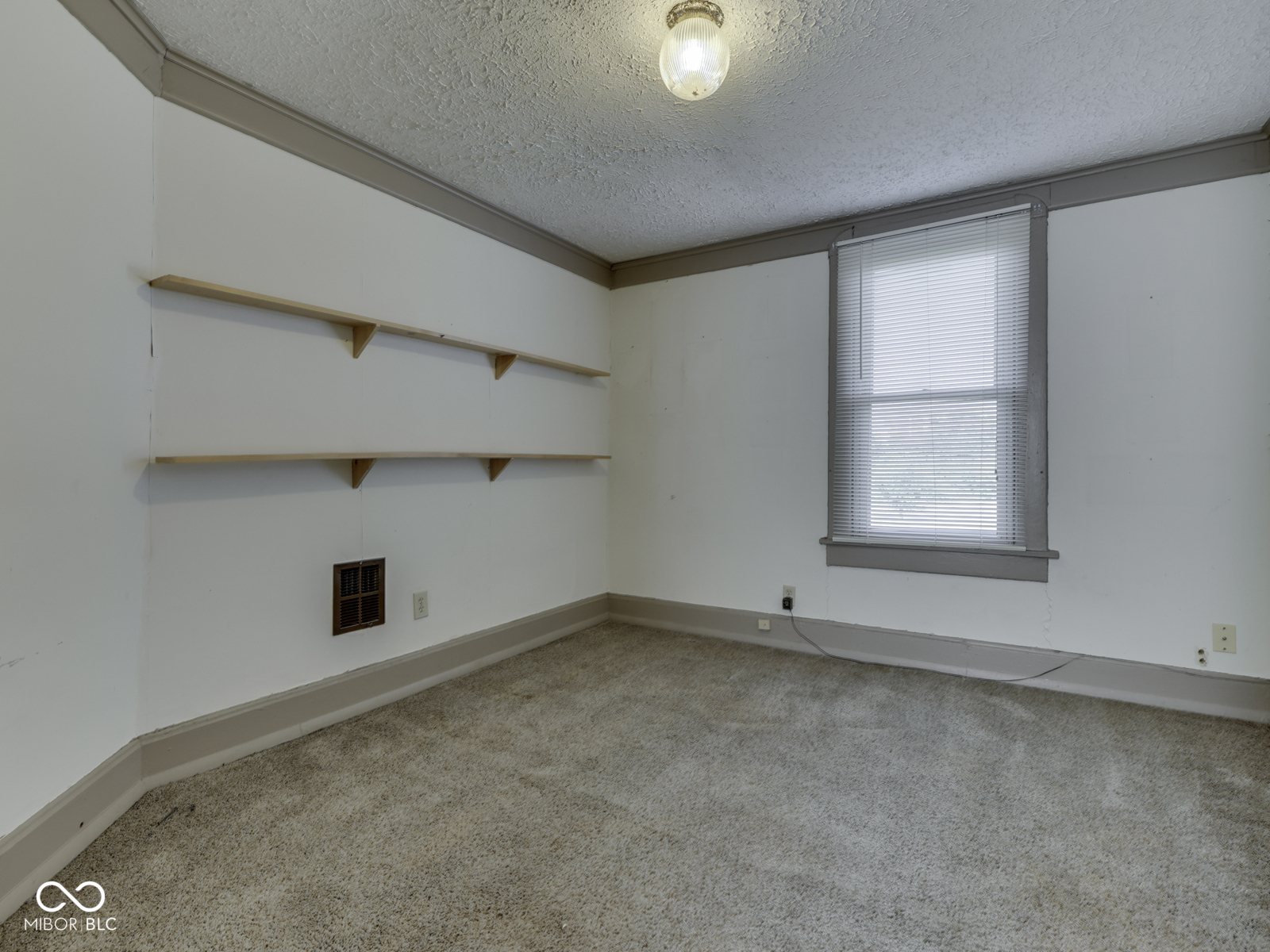 955 E Georgia Street