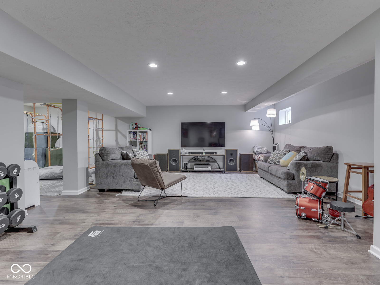 257 Wakefield Drive E