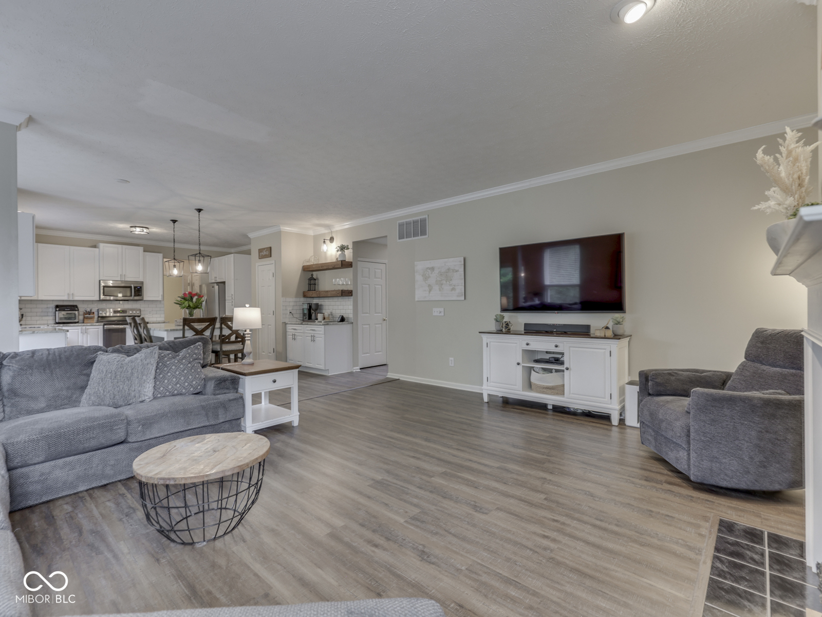 257 Wakefield Drive E