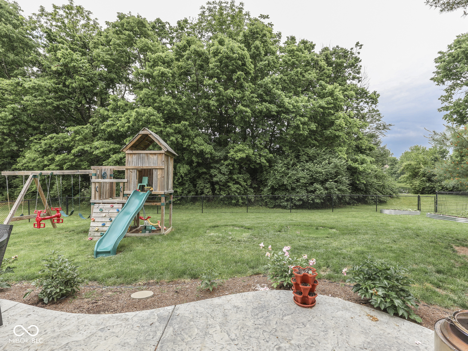 257 Wakefield Drive E