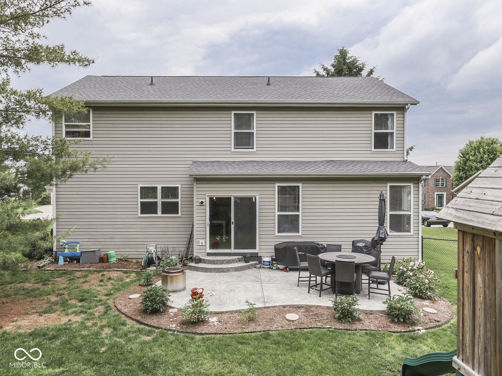 257 Wakefield Drive E