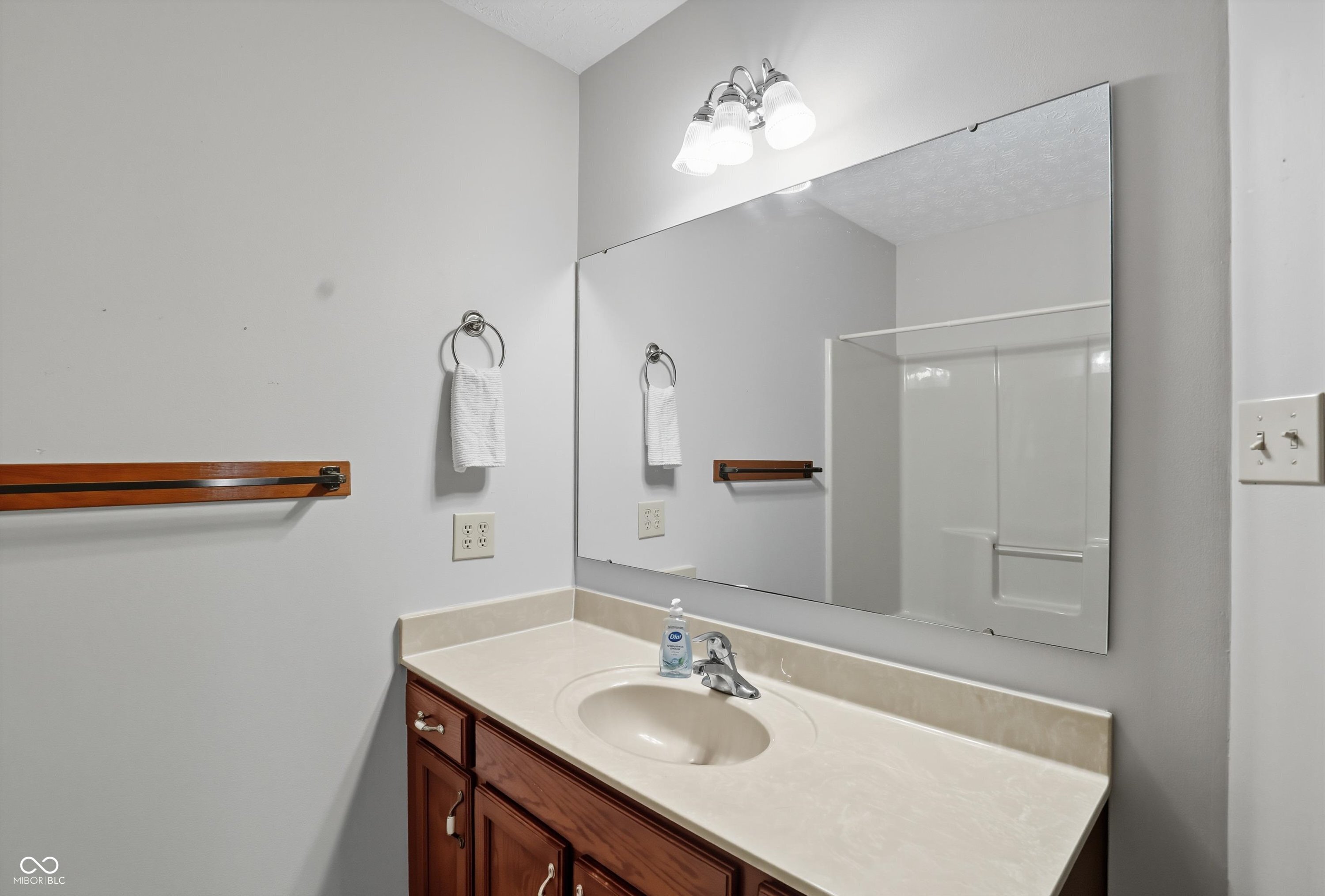 146 Dover Boulevard N