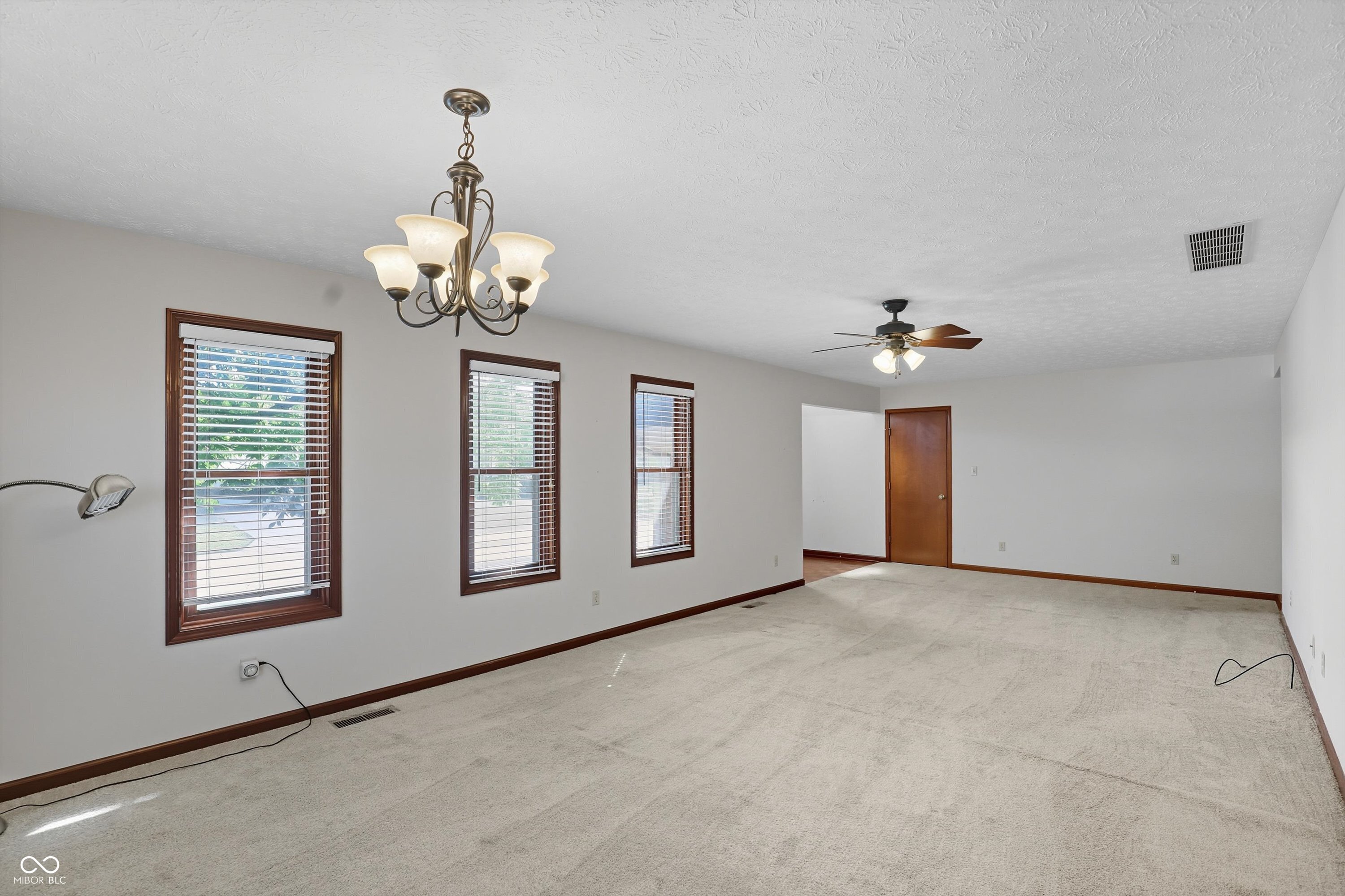 146 Dover Boulevard N