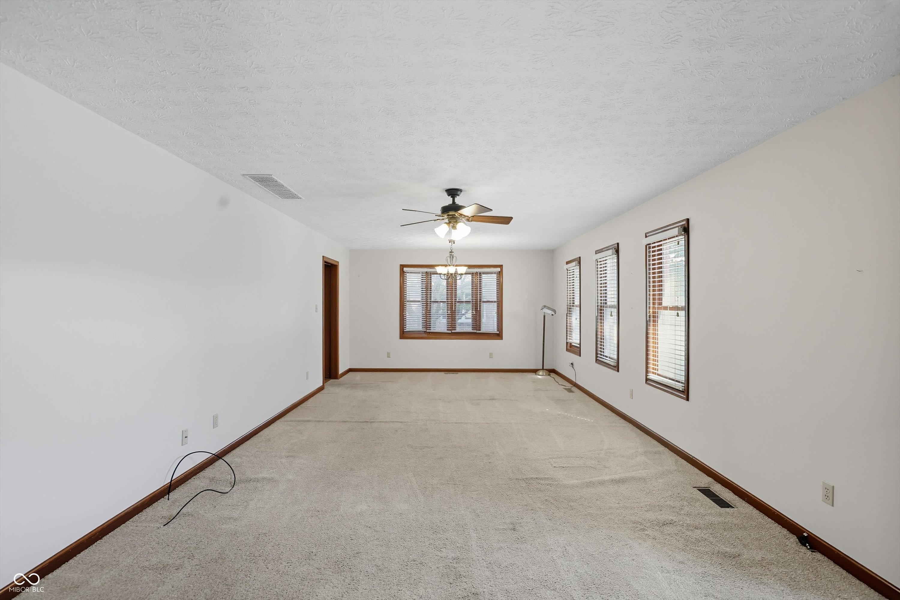 146 Dover Boulevard N