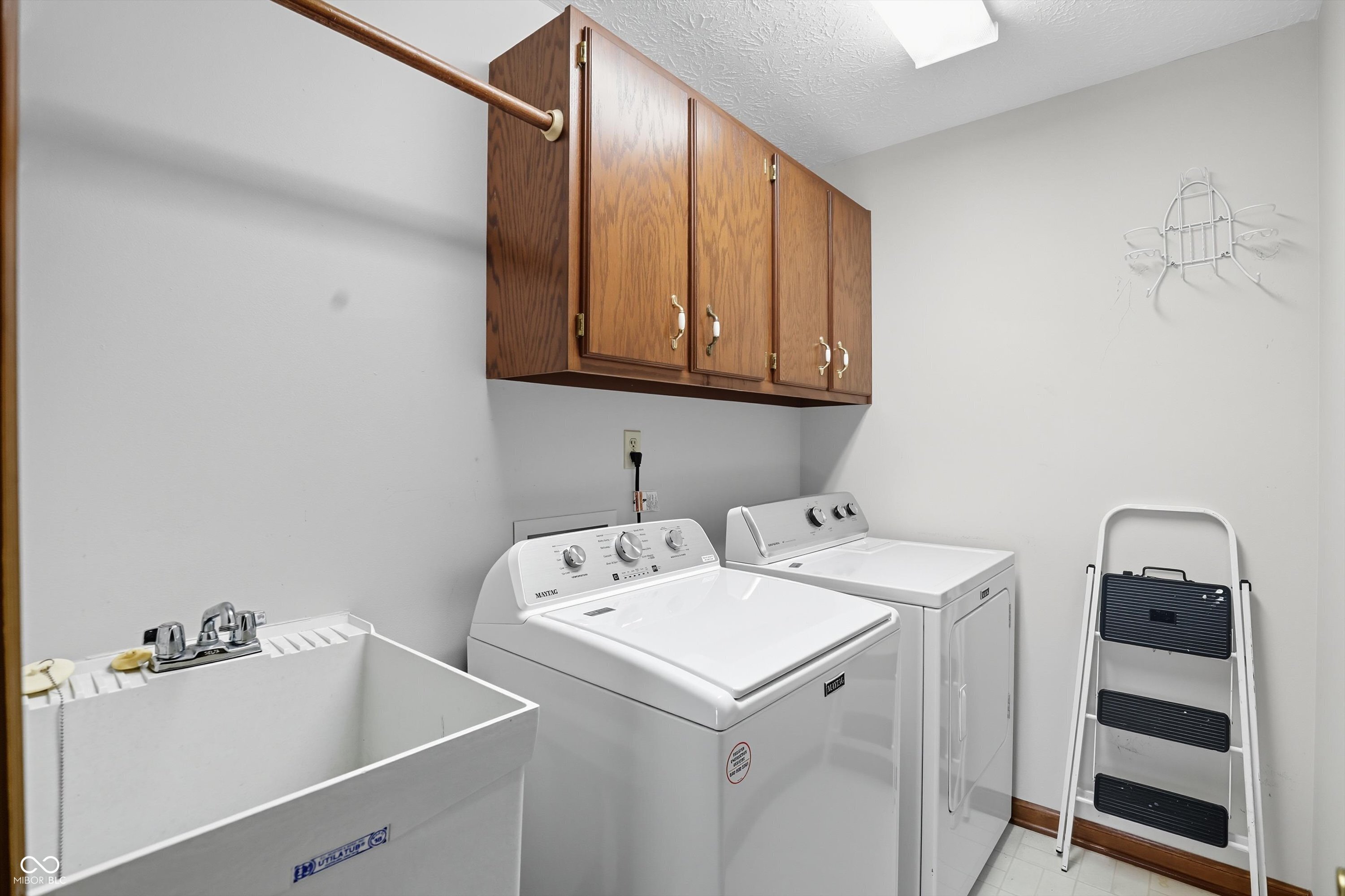 146 Dover Boulevard N