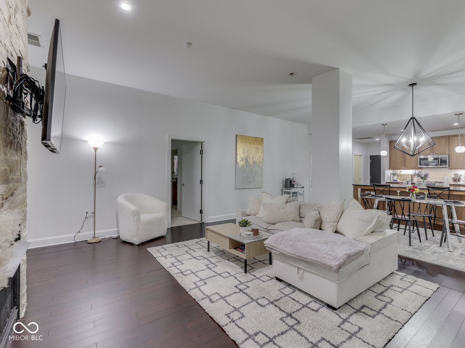 222 N East Street Unit: 103