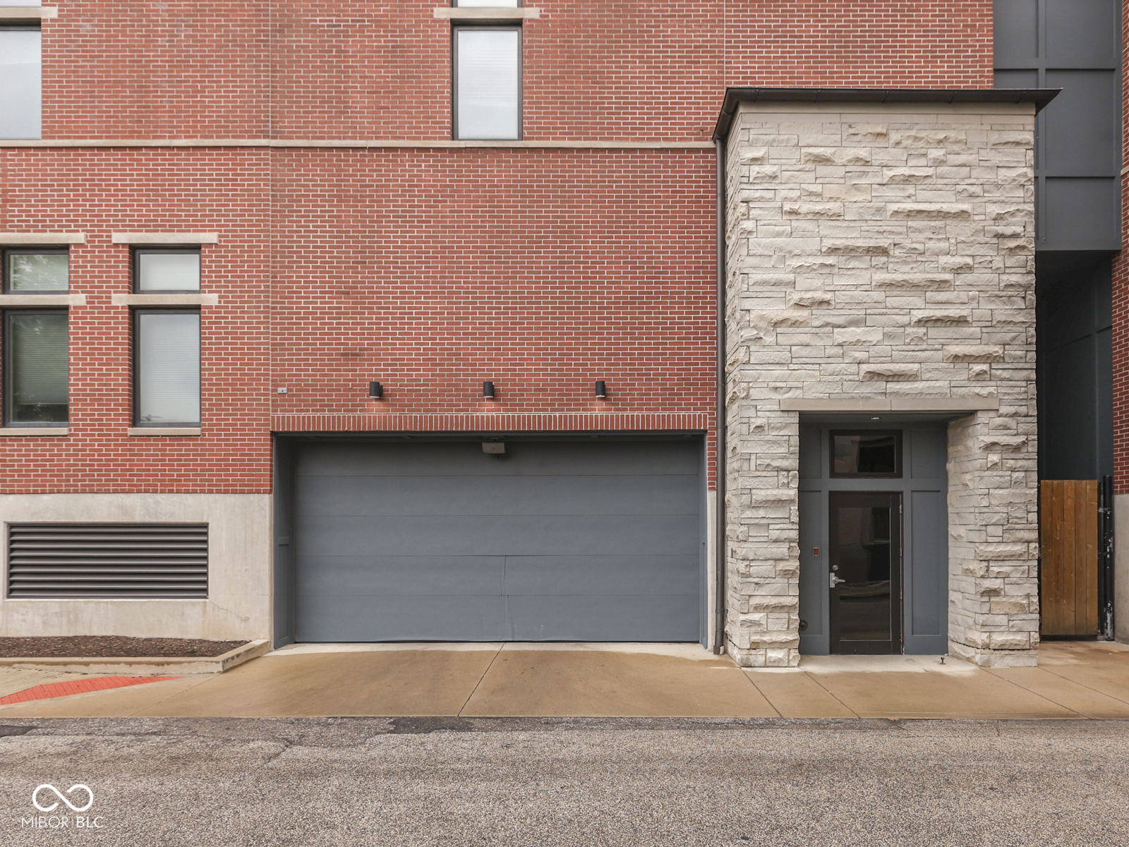 222 N East Street Unit: 103