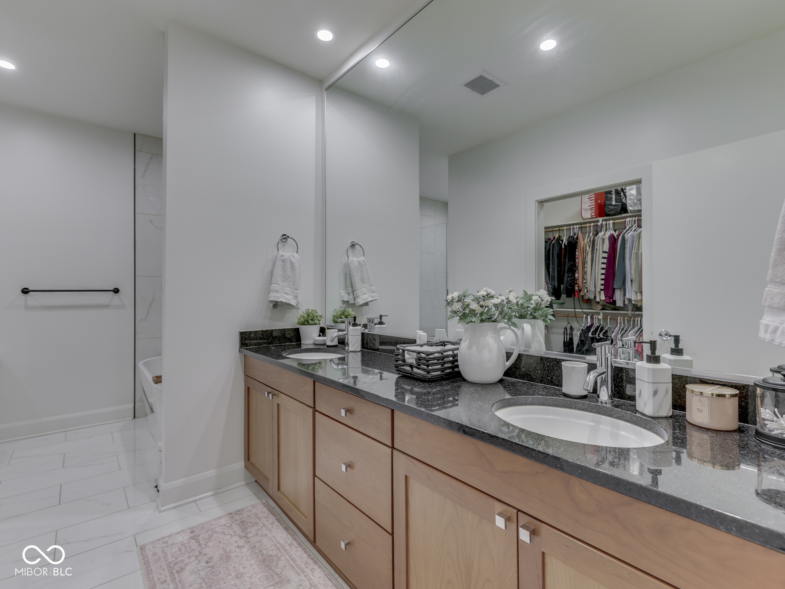 222 N East Street Unit: 103