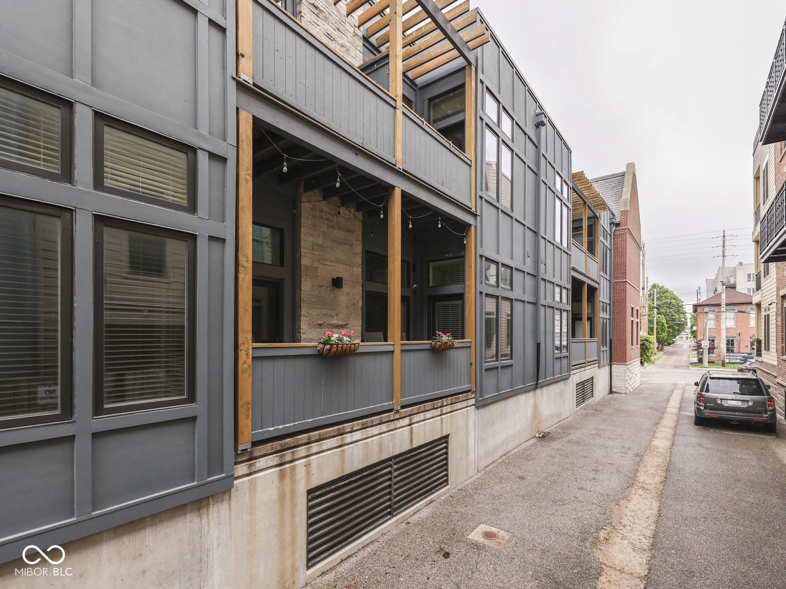 222 N East Street Unit: 103