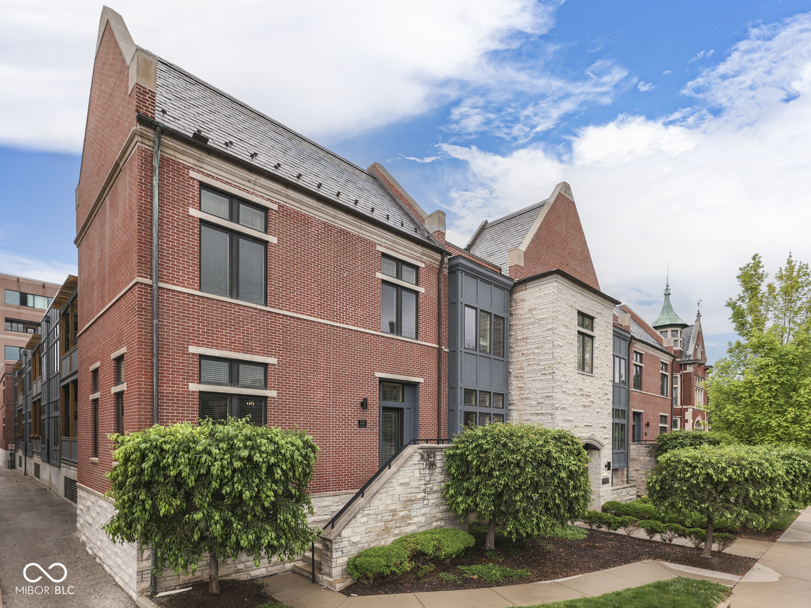 222 N East Street Unit: 103