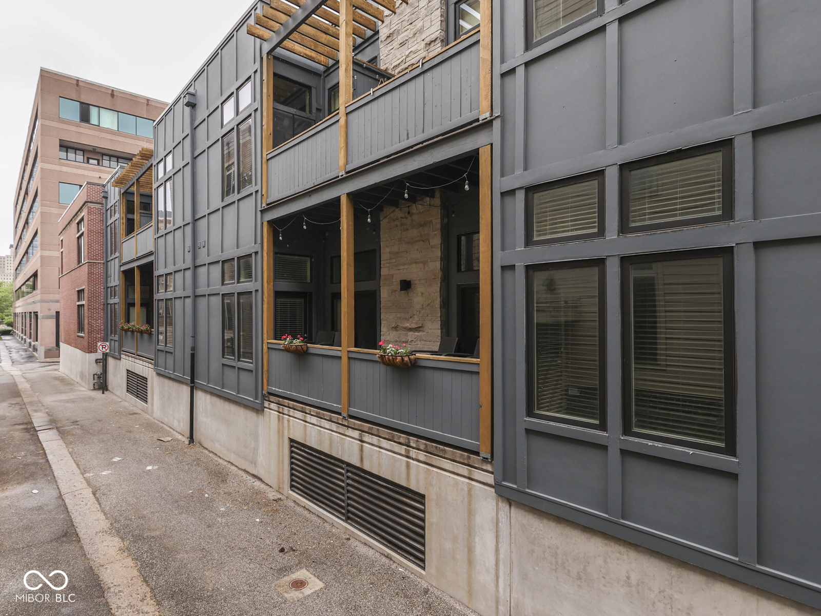 222 N East Street Unit: 103