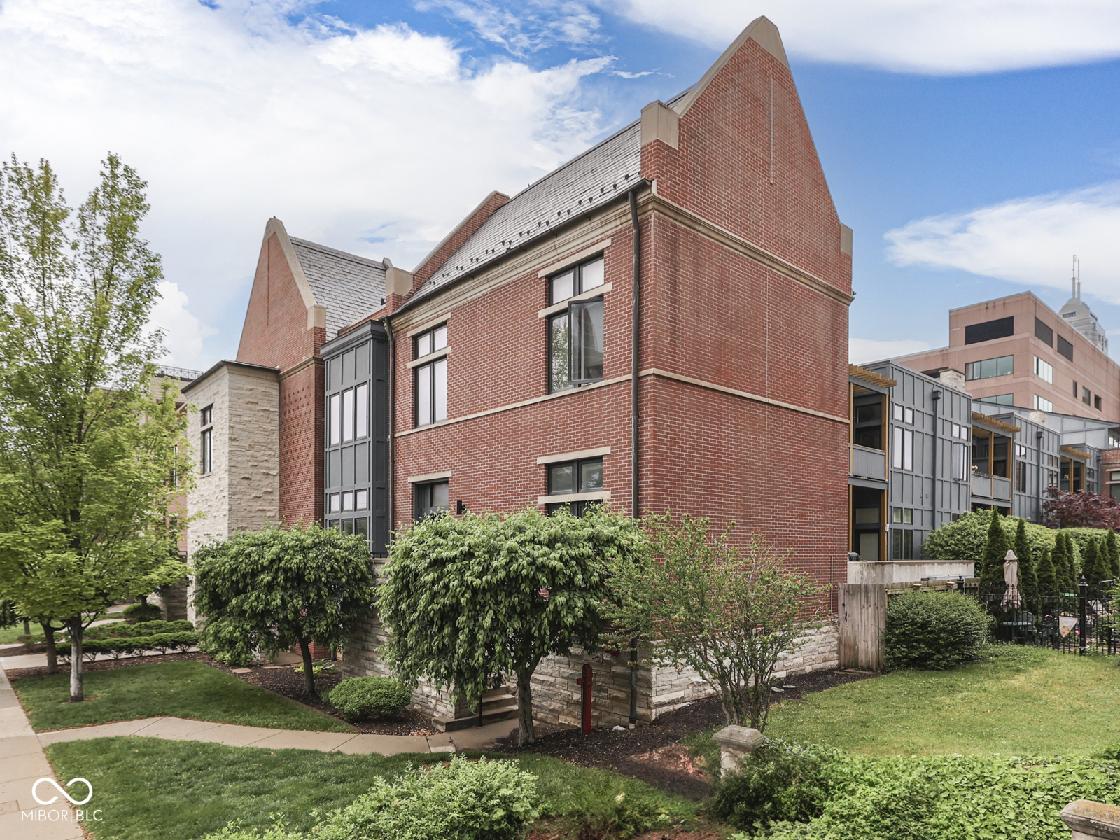 222 N East Street Unit: 103