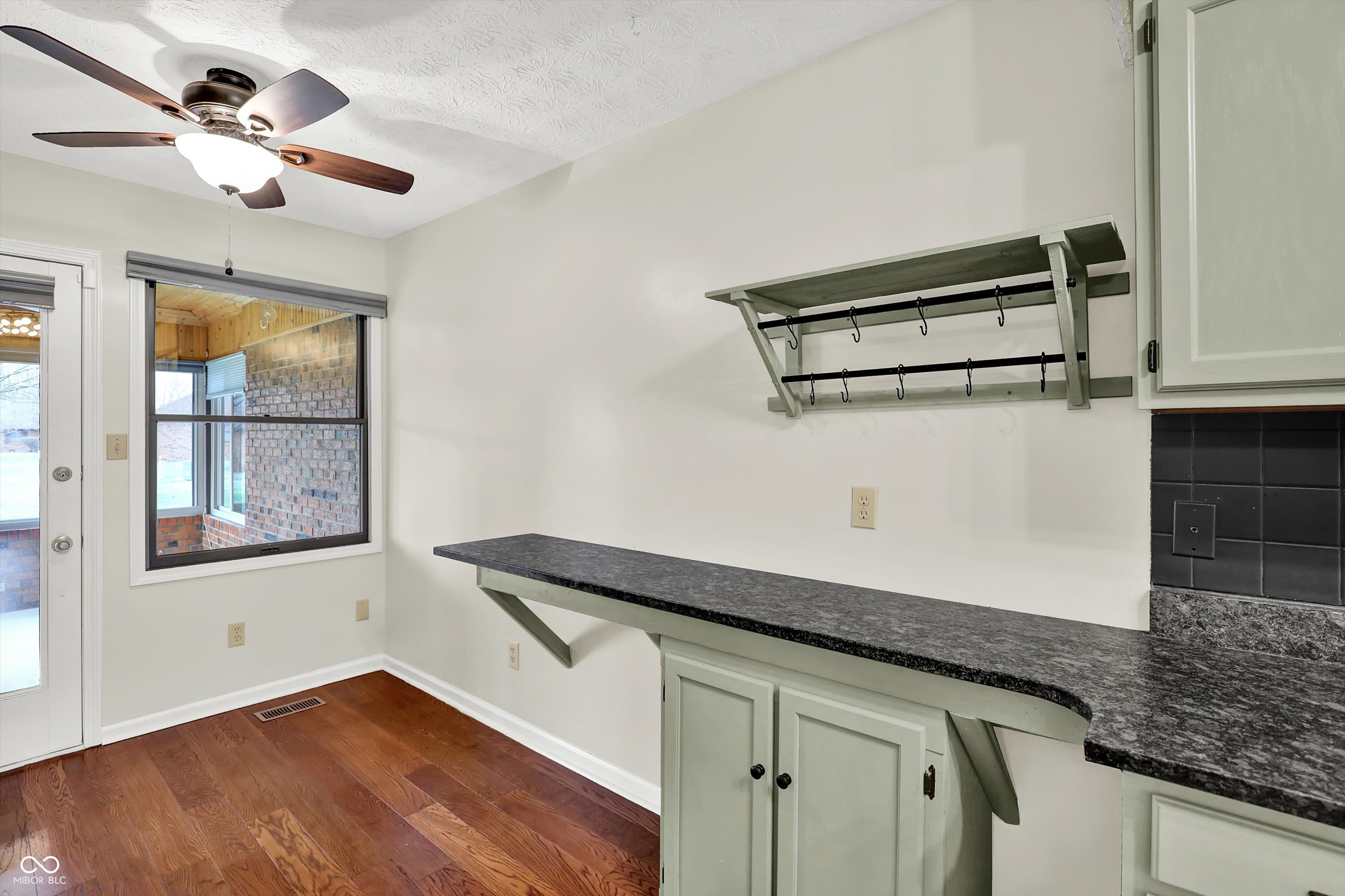 673 Eagle Parkway Unit: 14