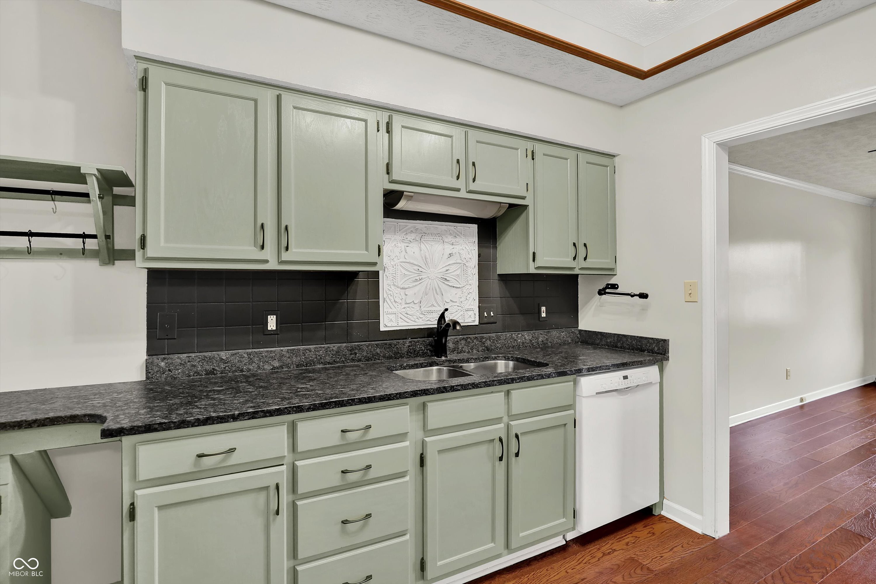 673 Eagle Parkway Unit: 14