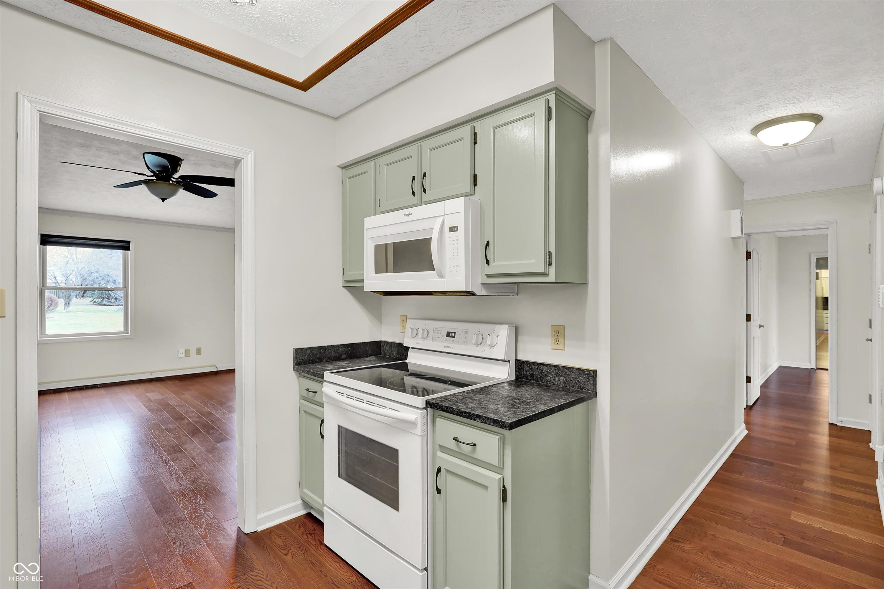 673 Eagle Parkway Unit: 14