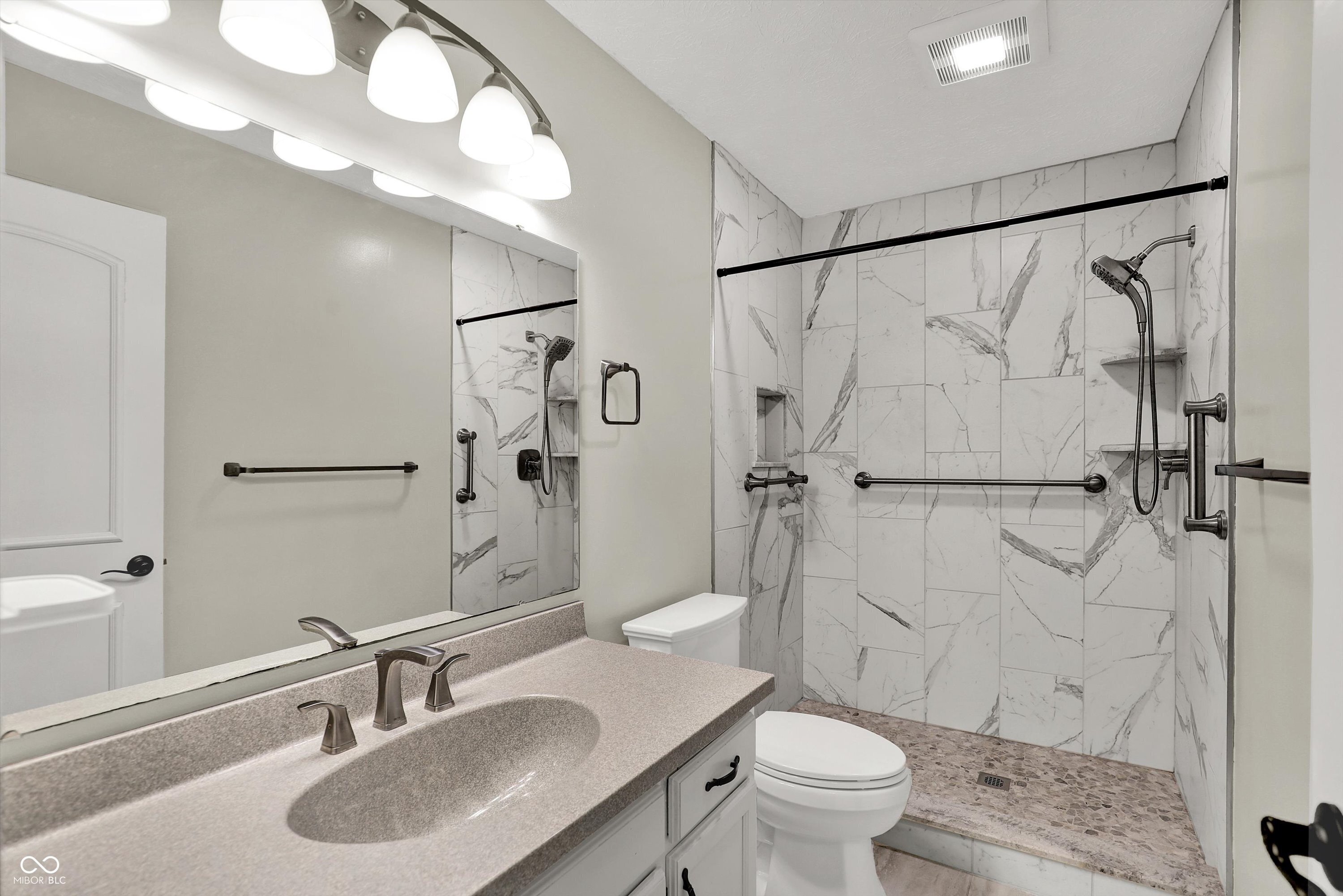 673 Eagle Parkway Unit: 14