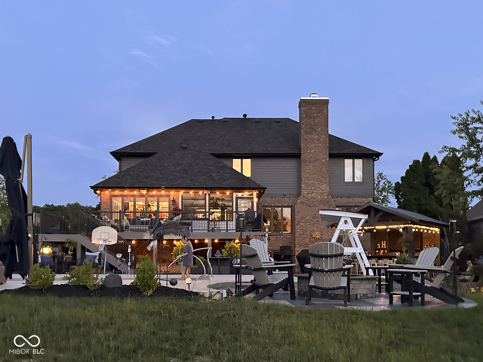 4652 Waters Edge Way