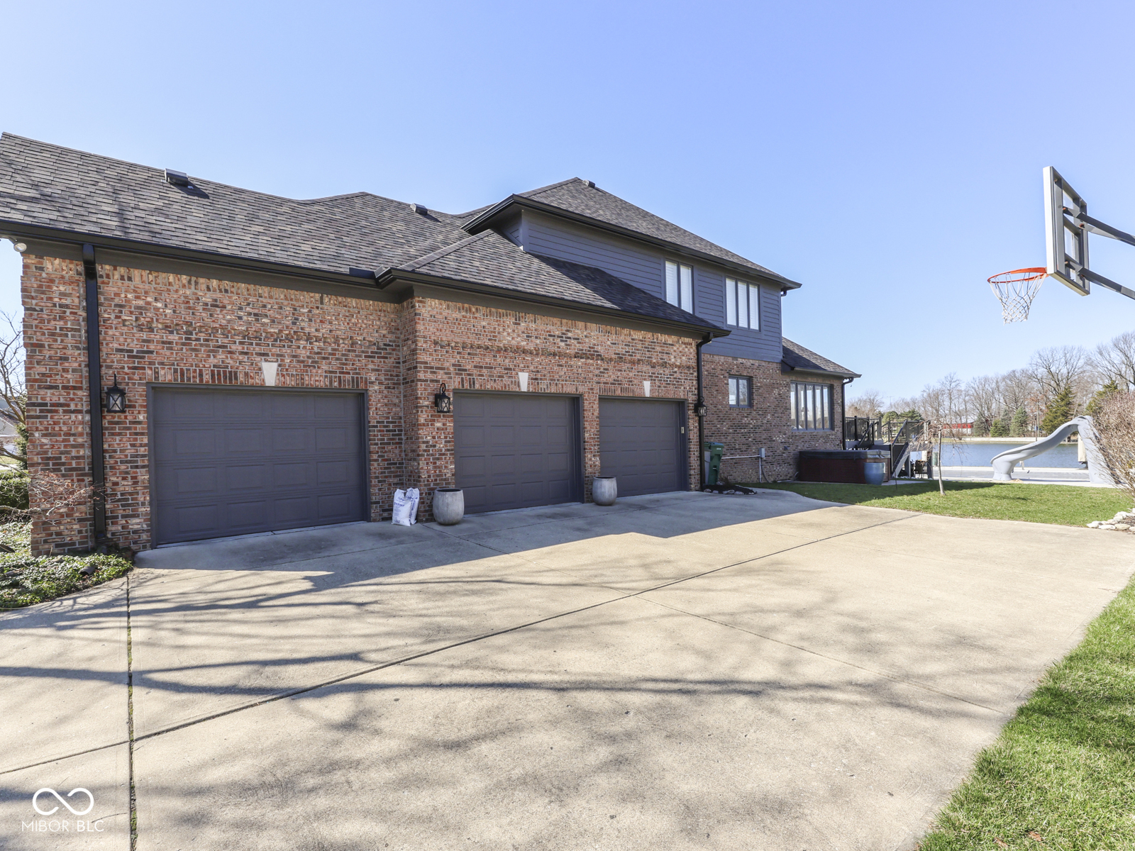 4652 Waters Edge Way