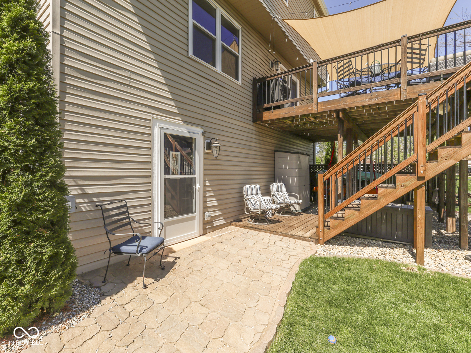 1269 Burr Oak Circle