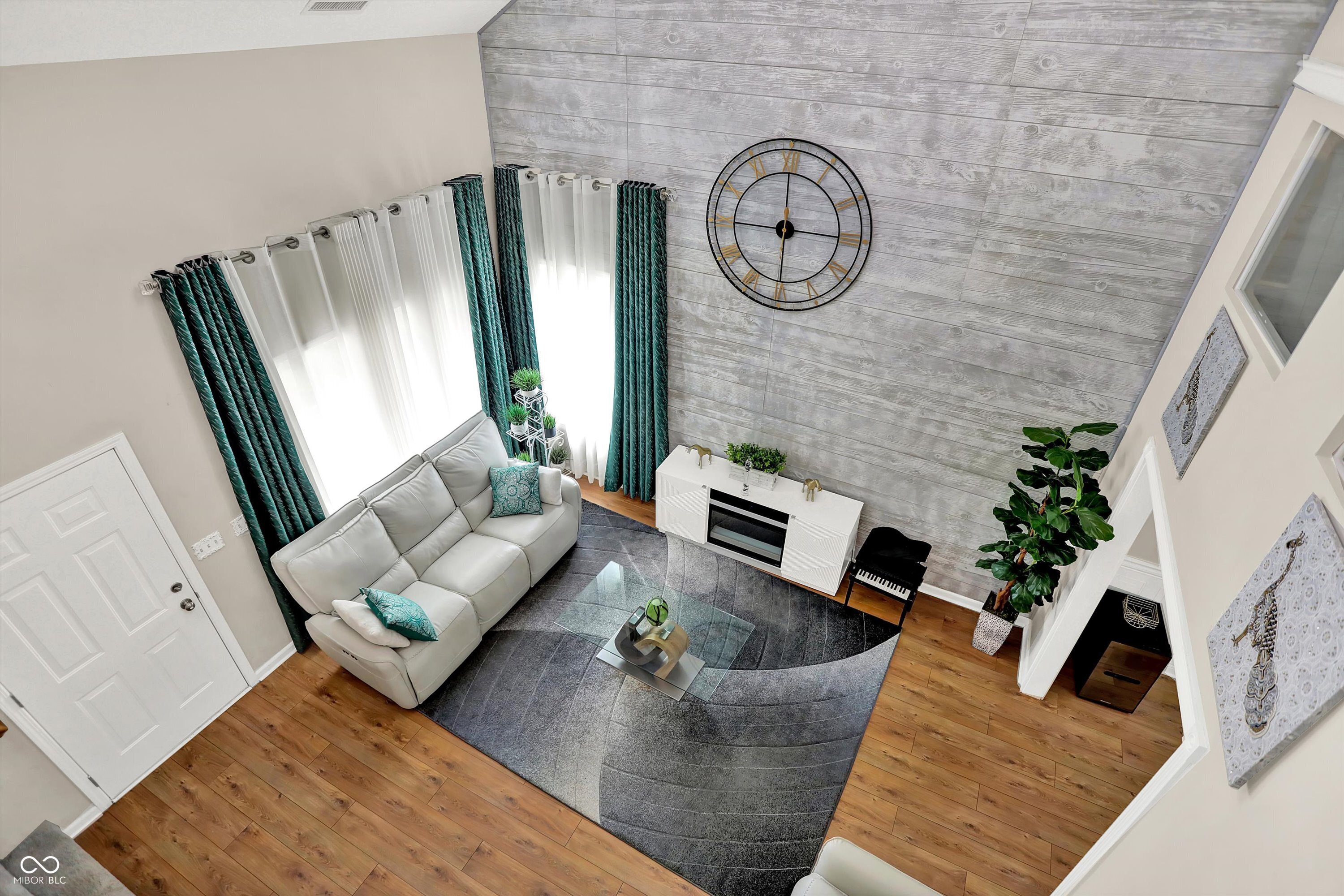 2002 Oakbrooke Court