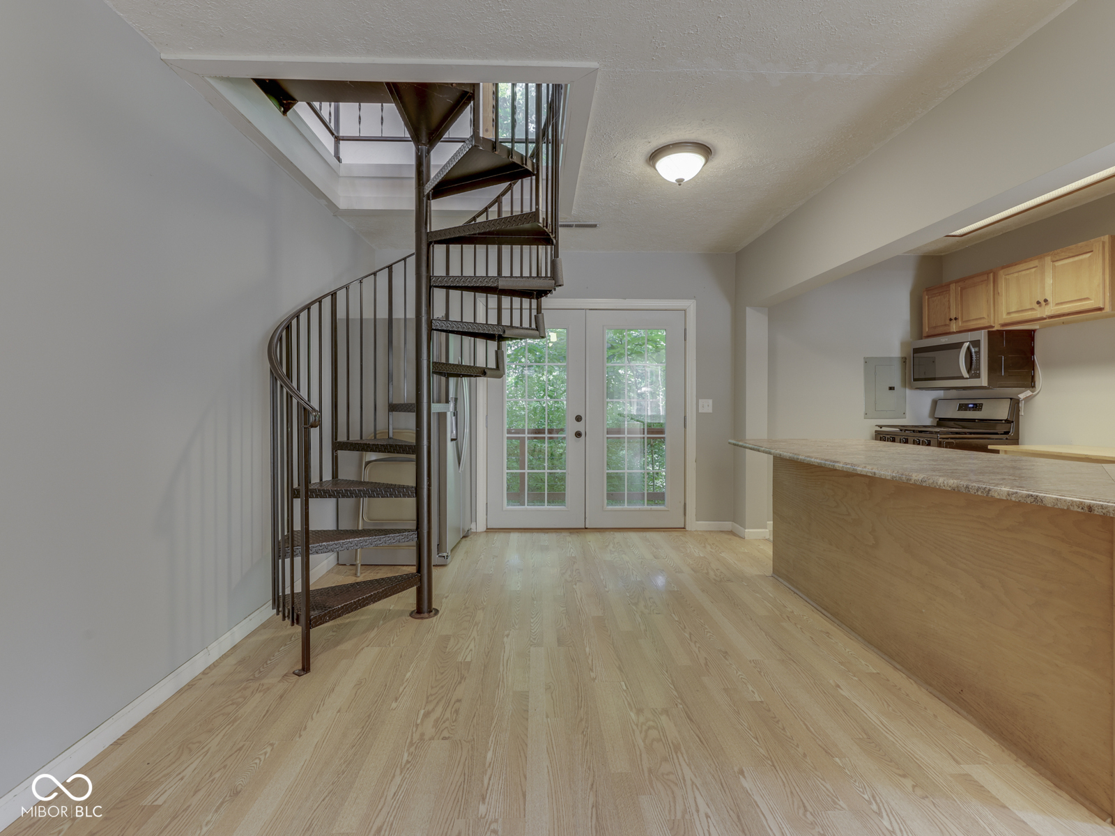6796 Travis Place