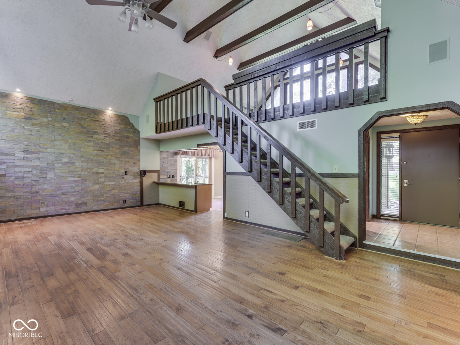 6796 Travis Place