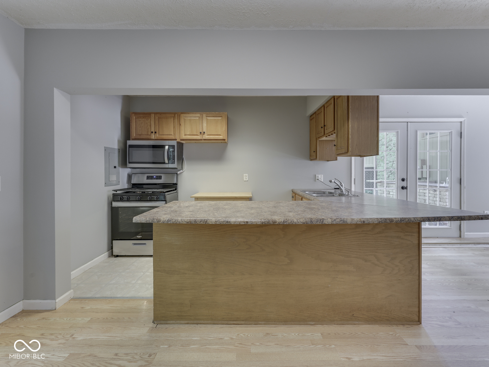 6796 Travis Place