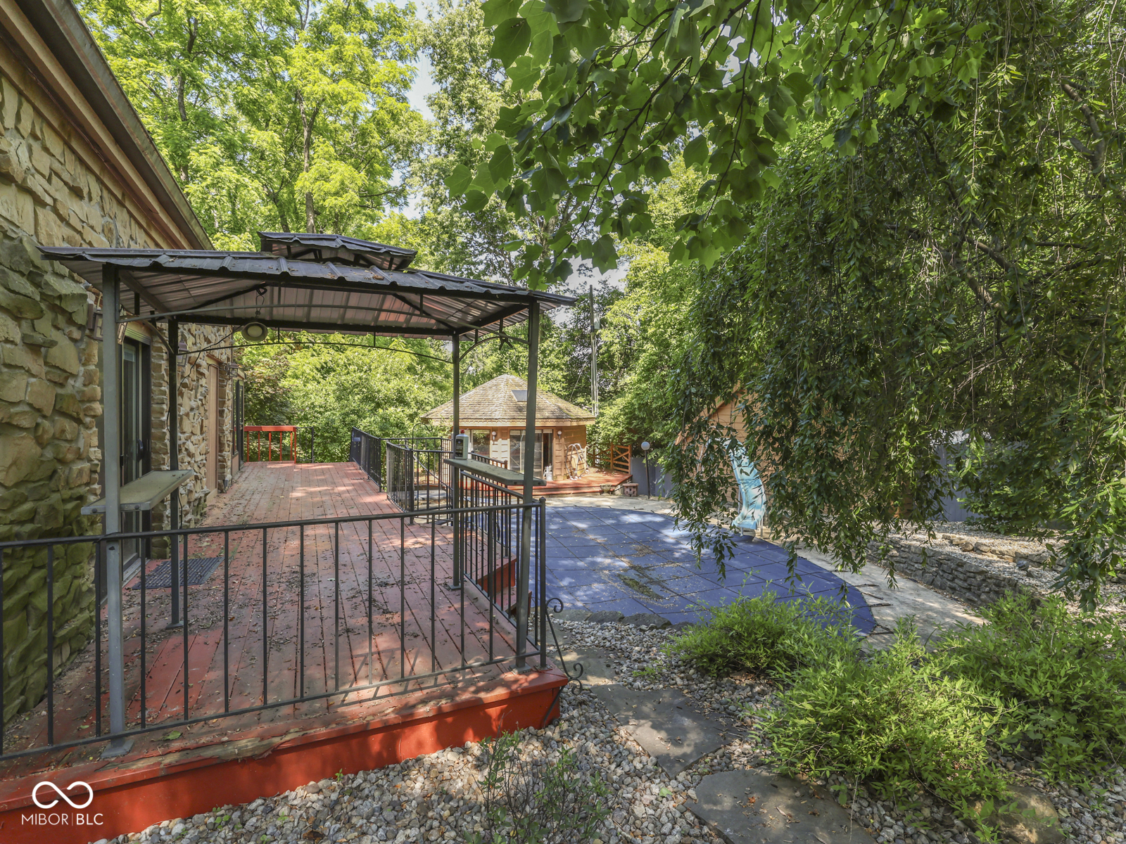 6796 Travis Place