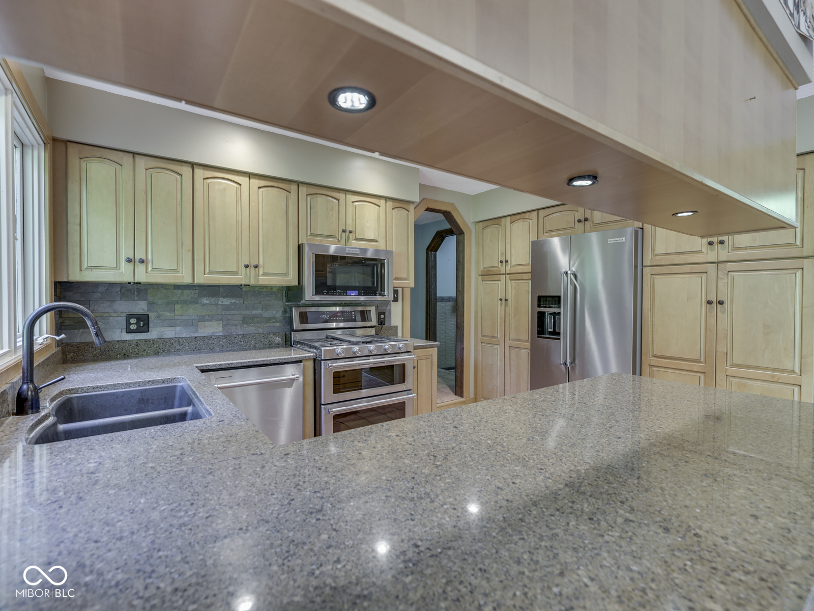 6796 Travis Place