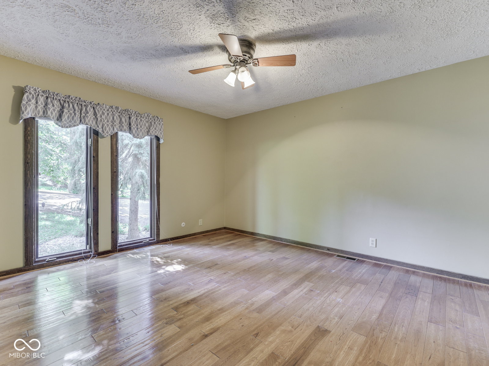 6796 Travis Place