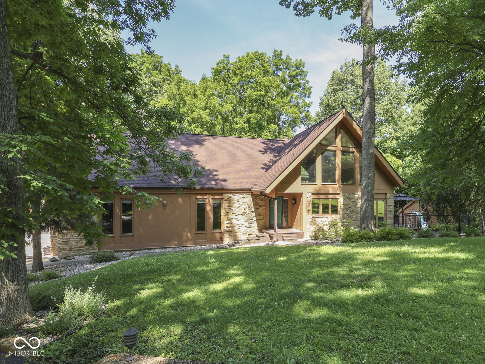 6796 Travis Place
