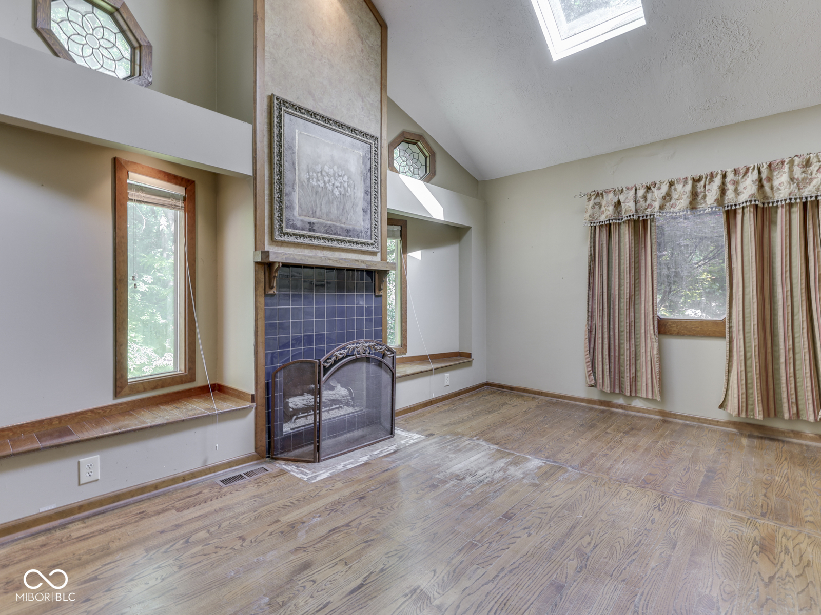 6796 Travis Place