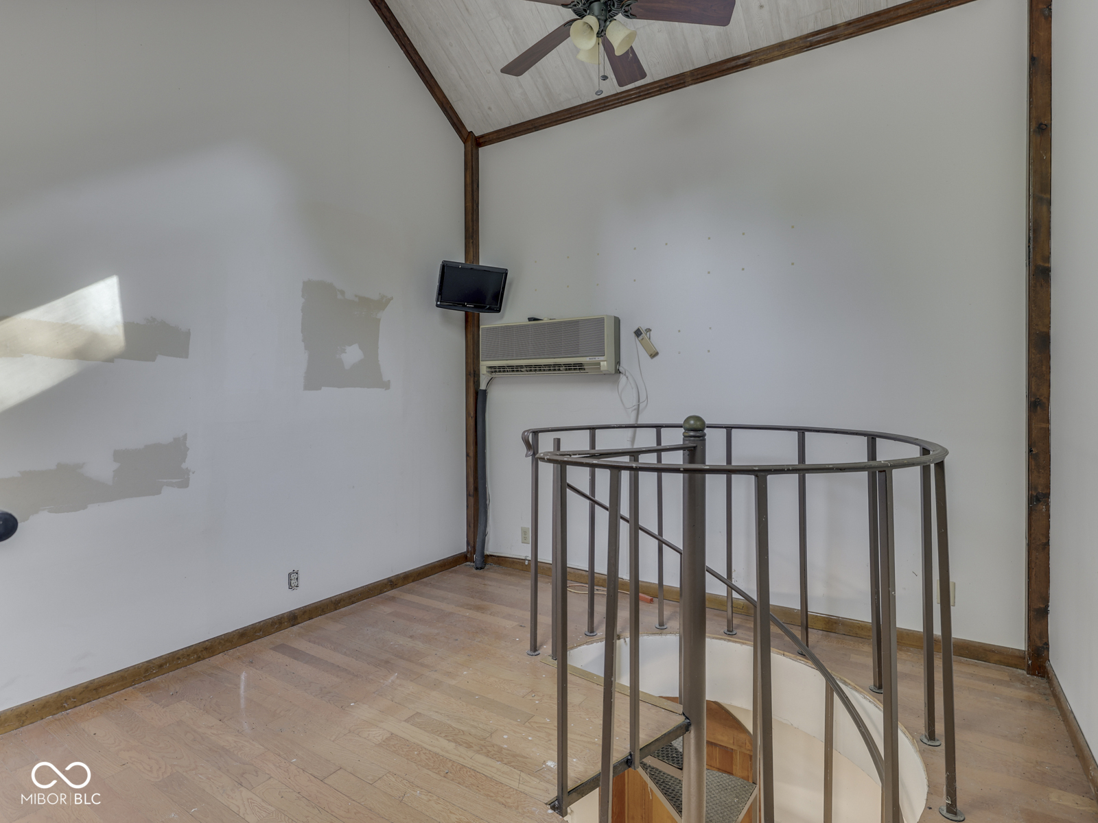 6796 Travis Place