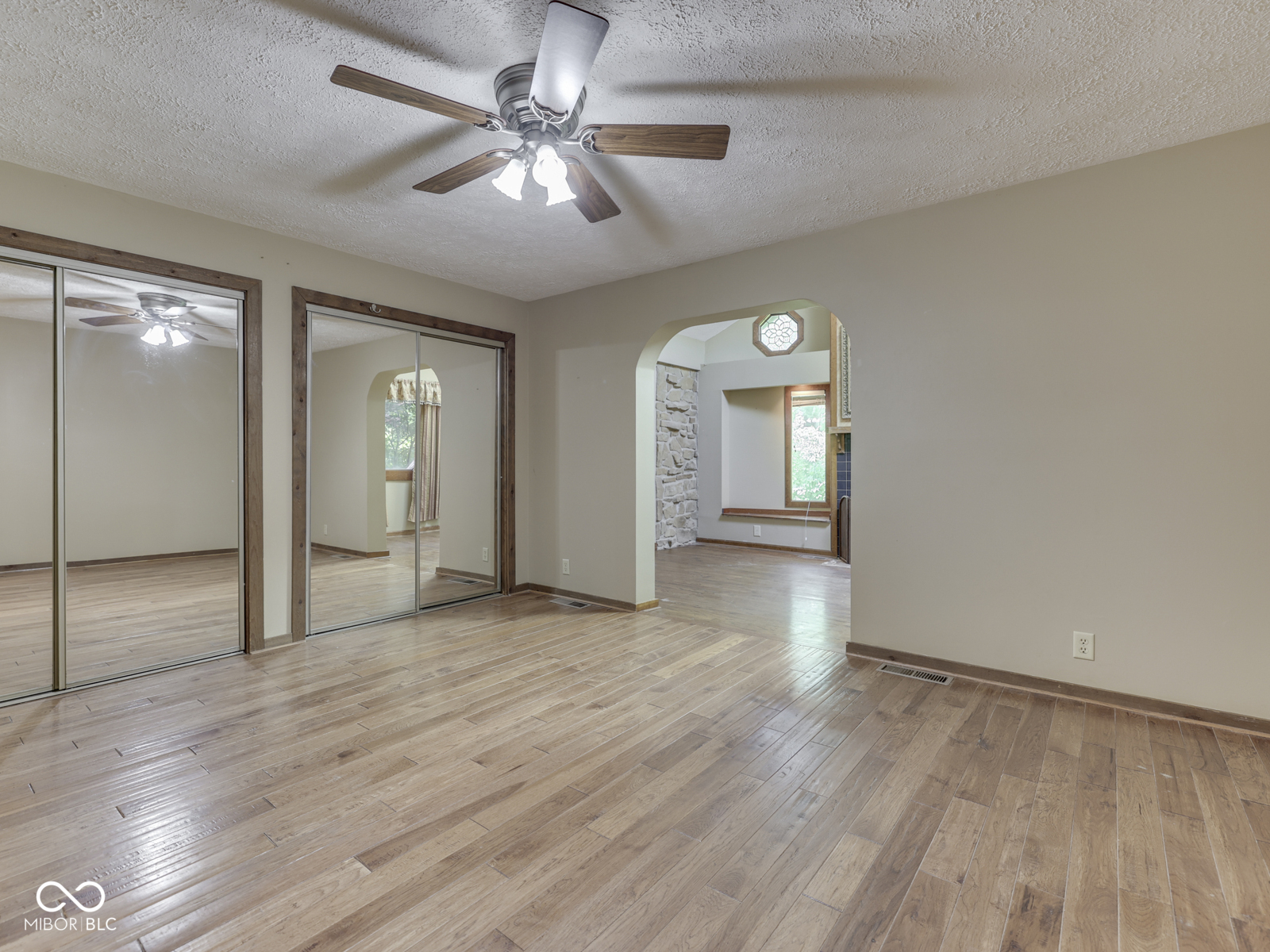 6796 Travis Place